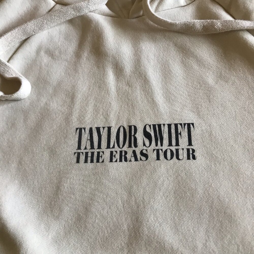 2023 Taylor Swift The Eras Tour Pullover Hoodie Size Medium Unisex Beige Cream - Picture 3 of 7